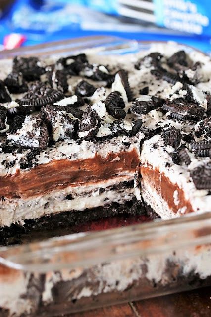 Oreo Yum Yum, Oreo And Pudding Dessert, Layered Oreo Pudding Dessert, Oreo Lush, Oreo Cookie Desserts, Oreo Delight Dessert, Easy Oreo Desserts, Oreo Lasagna Recipe, Best Oreo Dessert