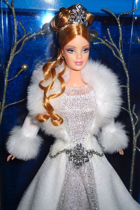 Barbie Christmas, Classic Barbie, Disney Doll, Barbie Collector Dolls, Christmas Barbie, Barbie Gowns, Im A Barbie Girl, White Gown, Holiday Barbie