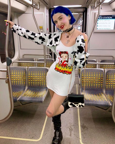 Cow Print Outfit, Bi Fashion, A Life Less Ordinary, Internet Girl, Cool Girl Outfits, Fairytale Fashion, Quirky Fashion, Boring Clothes, Alternative Outfits