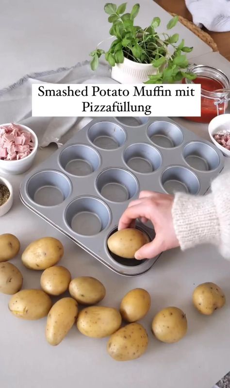 Potato Pizza, Potato Muffins, Cooking Pizza, Catering Ideas Food, Potato Recipes Side Dishes, Healthy Dinner Recipes Chicken, Food Recepie, Muffin Tin, Food Videos Cooking