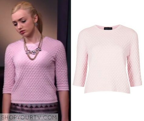 Jessie ( emma ) Jessie Emma, Pastel Pink Sweater, Pink Cropped Sweater, Emma Ross, Tv Clothes, Quilted Sweater, Quilted Top, Peyton List, Scream Queens