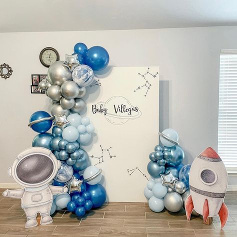 Astronaut Baby Shower Ideas, Birthday Concept, Outer Space Baby Shower, Astronaut Baby, Astronaut Party, Boys 1st Birthday Party Ideas, Space Theme Party, 2nd Birthday Party Themes, Space Baby