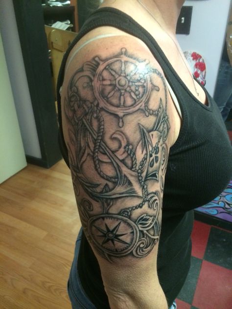 Black and grey, compass tattoo, nautical tattoo, half sleeve, beautiful tattoo ideas for women, vintage tattoo design Compass Tattoo Nautical, Vintage Tattoo Sleeve, Half Sleeve Tattoo Ideas, Tattoo Half Sleeve, Nautical Tattoo Sleeve, Tattoo Sites, Classy Hair, Quarter Sleeve Tattoos, Vintage Tattoo Design