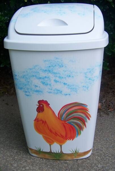 Rooster Trash Can Painted Trash Cans, Barrel Art, Painted Rooster, Chicken Ideas, Animal Templates, Mail Boxes, Plastic Trash, Picnic Tables, Painting Plastic