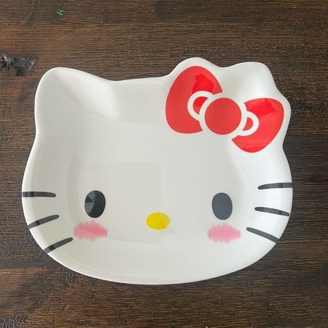 Hello kitty plate Hello Kitty Air Dry Clay Ideas, Hello Kitty Plate, Ceramics Ideas Pottery, Trinket Tray, Sketchbook Art Inspiration, Art Club, Art Sketchbook, Art Ideas, Hello Kitty