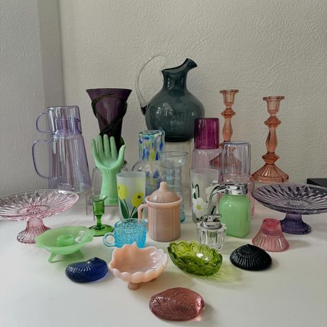 This + more coming soon 💌 Always: Friday @ 6PM CT Set reminders via story! • • • #vintageglassware #mcm #libbey #indianaglass #rehome #coupes #goblets #glassware #clapthatglass #boho #midcentrymodern #funky #retro #depressionglass #thrifted #thrift #neweclectic #etsyvintage #amberglass #retrokitchen #thriftedhome #shopsmall #shopvintage #ecofriendlykitchen #vintagehome #glassware #fairylamp #fairylamps #decanter Mix Match Glassware, Storing Glassware, Thrifted Apartment, Retro Glassware, Thrifted Home, Trendy Furniture, Vintage Ideas, Eco Friendly Kitchen, Fairy Lamp