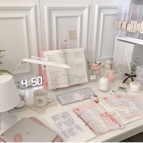 Pastel Academia | Aesthetics Wiki | Fandom Study Desk Decor, Desk Inspiration, White Desk, Pastel Room, Study Room Decor, Cute Room Ideas, Aesthetic Rooms, Dream Room Inspiration, Study Desk