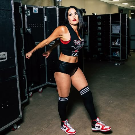 Nikki Bella Costume, Brie Bella Wwe, Nikki Bella Photos, Artem Chigvintsev, Wwe Outfits, Nikki And Brie Bella, Drawing Women, The Bella Twins, Raw Women's Champion