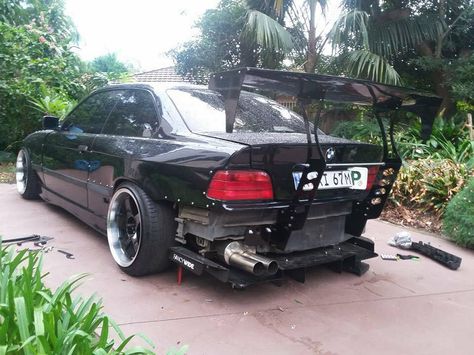 Widebody e36 bmw car with gt wing and fancywide diffuser E36 Drift Car, Bmw Build, Bmw E36 Drift, Bmw 318, Bmw M Series, Bumper Repair, Chassis Fabrication, Bmw E34, Volkswagen Camper