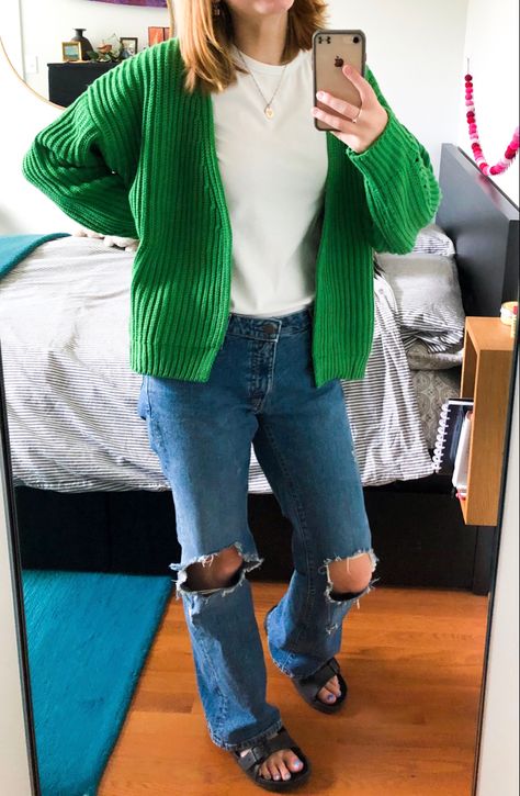 Green Cardigan Outfit, Birks Outfit, Outfit Modest, Outfit Cardigan, Blue Jean Outfits, Cardigan Outfit, Denim Outfits, Cardigan White, Outfit Formulas