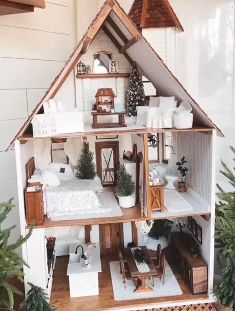 Vermont Farmhouse Jr Dollhouse Interior Ideas, Farmhouse Dollhouse Diy, Farmhouse Dollhouse Interior Ideas, Adult Doll House, Dollhouse Attic Ideas, Dollhouse Renovation Diy, Dollhouse Plans Free, Modern Farmhouse Dollhouse, Aesthetic Dollhouse