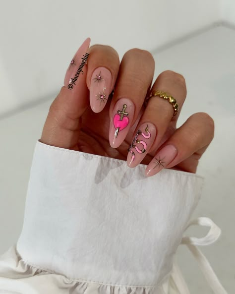 Love spell 🗡️💘✨ Ring from @bohomoon ✨ | Instagram Love Nail Art Designs, Girly Nail Designs, Lip Nail Art, Cupid Nails, Sorority Nails, Girly Nail Art, Etsy Nails, Fun Nail Designs, Chrome Nail Designs