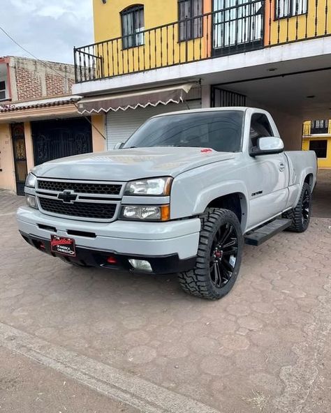 Chevy Cateye, Chevrolet 400, Silverado 2005, Silverado 2006, Chevy Silverado Single Cab, Silverado Single Cab, Truck Builds, 2005 Chevy Silverado, Silverado Z71