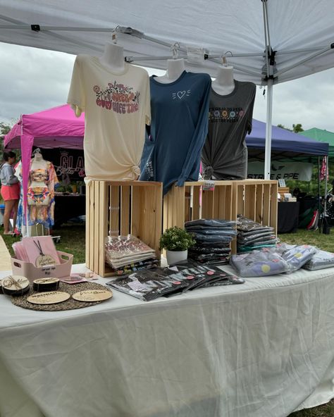 I seriously miss market season! 😭 I can’t wait to get back into it because it’s honestly one of my favorite parts of running my small business. These are some of my favorite things about going to markets! ✨ Setting up every piece of my booth to create my own little “store” ✨ Meeting and chatting with shoppers throughout the market ✨ Getting to know the other local vendors ✨Supporting other small business and getting myself some cute things I am counting down the days till 9/27 (Masterin... Vendor Booth, Booth Ideas, My Small Business, What Is Your Favorite, Support Small Business, Piece Of Me, My Favorite Things, My Favorite Part, Small Shop