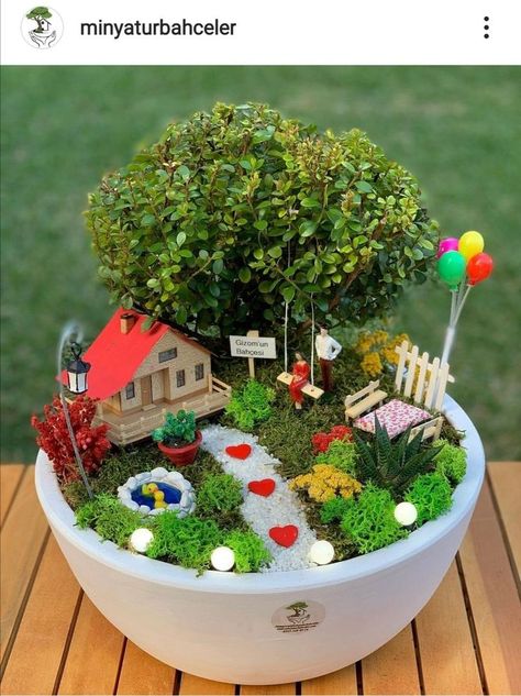 Best Garden Decor - Fairy Garden Decor Ideas - Backyard GArden Decors Fairy Teacup Garden, Miniature Garden Diy, Miniature Zen Garden, Fairy Garden Pots, Indoor Fairy Gardens, Teacup Gardens, Plastic Bottle Caps, Beautiful Terrariums, Diy Garden Fountains