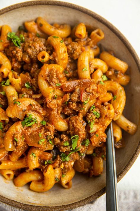 Nothing says comfort food like this Gluten-Free Dairy-Free Hamburger Helper recipe! Easy to make, so hearty and delicious for a cozy dinner! Dairy Free Hamburger Helper, Gluten Free Healthy Recipes, Gluten Free Dairy Free Recipes Dinner, Hamburger Helper Recipe, Hamburger Helper Recipes, Hamburger Casseroles Recipes, Dairy Free Recipes Dinner, Dairy Free Pasta, Dairy Free Dinner