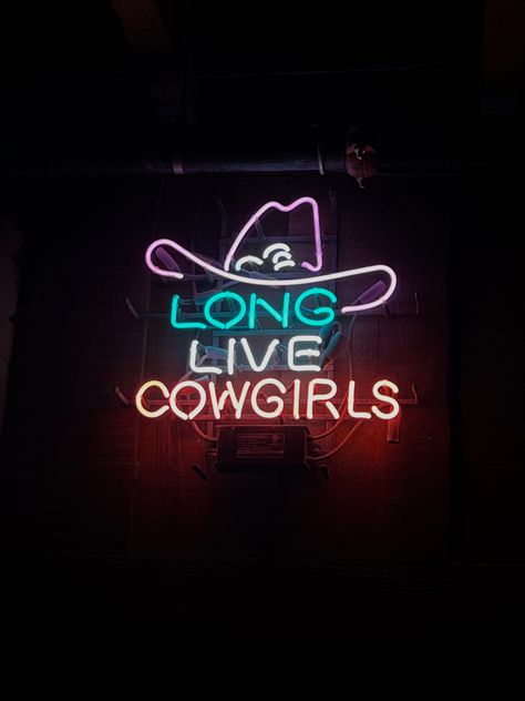 Long Live Cowboys Wallpaper, Country Highlights Instagram, Western 70s Aesthetic, Long Live Cowgirls Wallpaper, Texas Aesthetic Wallpaper, Country Widgets, Western Widgets, Cowgirl Aesthetic Wallpaper, Southwest Aesthetic