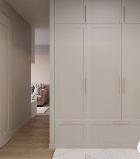 Beige Wardrobe Bedroom, Modern Built In Wardrobe, Beige Wardrobe, Wardrobe Design Ideas, Wardrobe Aesthetic, Bedroom Built In Wardrobe, Wardrobe Interior Design, Build A Closet, Wardrobe Design Bedroom