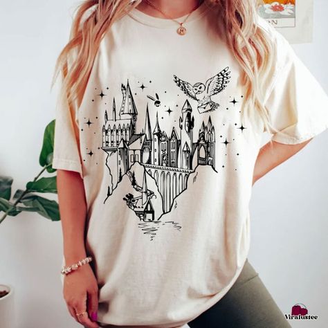 Wizard Hogwarts Castle Shirt, Harry Potter T Shirt Check more at https://viralustee.com/product/wizard-hogwarts-castle-shirt-harry-potter-t-shirt/ Hogwarts Tshirt, Hogwarts T Shirt, Usa Life, Harry Potter T Shirt, Harry Potter Shirt, Grafic Tees, Cute Harry Potter, Harry Potter Tshirt, Harry Potter Shirts