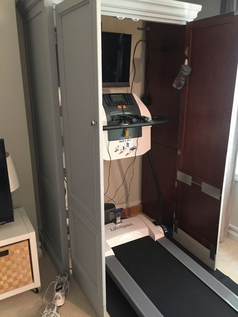 Hide Treadmill, Basement Home Gym, Basement Gym Ideas, Exercise Space, Gym Space, Treadmill Desk, Basement Guest Rooms, Guest Bedroom Design, Basement Gym