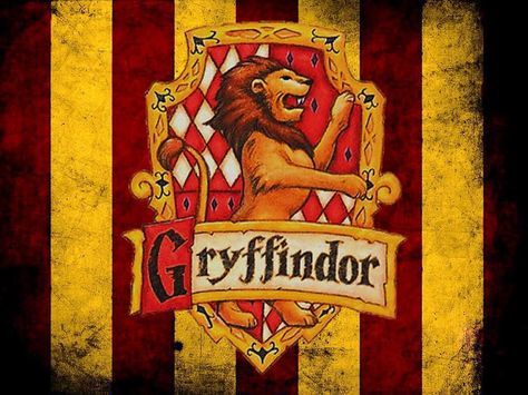 Logos For > Harry Potter Logo Gryffindor Wallpaper Harry Potter Personality, Harry Potter Case, Classe Harry Potter, Gryffindor Pride, Cumpleaños Harry Potter, Harry Potter Classroom, Gryffindor Crest, Festa Harry Potter, Potters House