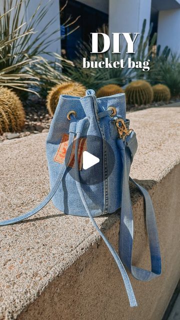 Luisa Garcia on Instagram: "They are perfect to upcycle 💙 Son perfectos pero para reutilizar ♻️   🌟 Make your own ‘upcycled jeans bucket bag’ using my sewing pattern ➡️ instant download & free tutorial: LuLuisa.com   ✨ Haz la tuya usando mi patrón de costura y tutorial con descarga instantánea en LuLuisa.com ✂️ . #upcycle #diy #jeans #bucketbag #handmade #levis #costura #diseño #moda #confeccion #sewingpattern" Denim Diy Bag, Handmade Jeans Bag, Denim Bucket Bag Diy, Upcycled Denim Bag, Daily Use Denim Bucket Shoulder Bag, Trendy Denim Bucket Shoulder Bag, Jean Bag Diy, Diy Sac En Jean, Bags From Jeans