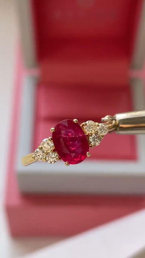 Ruby And Sapphire Rings, Ruby Ring Designs Unique, Ruby Engagement Ring Gold, Ruby Ring Designs, Antique Ruby Ring, Gold Finger Rings, Ruby Ring Gold, Fancy Jewelry Necklace, Diamond Necklace Designs