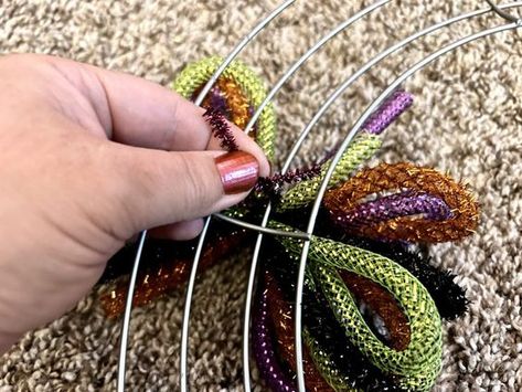 Halloween Mesh Wreaths Diy How To Make, Mesh Tube Wreath Tutorial, Mesh Tubing Wreaths, Mesh Tubing Wreath Tutorial, Deco Mesh Tubing Wreath, Tube Mesh Ideas, Tube Mesh Wreath, Dollar Tree Mesh Tube Ideas, Dollar Tree Mesh Tube Wreath Diy