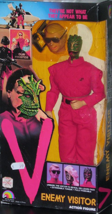 Outstanding action figure from the TV series "V" - unfortunately, the only one released in the line. V Tv Show, 90's Toys, 90s Toys, 80s Toys, Cult Movies, The Day After, Sci Fi Movies, Retro Toys, A Tv