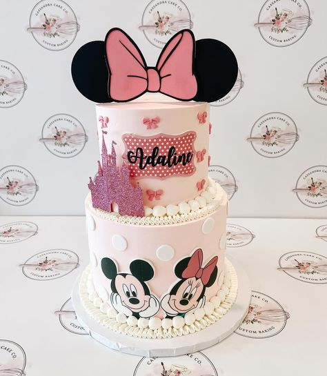 #Repost 📷 by @cassandracakeco: Did you know we make custom toppers? The perfect addition to your cake! This Minnie Mouse cake was the perfect base for some toppers and we had a blast making them. Pink And White Cake, Minnie And Mickey, Pink Castle, Minnie Mouse Cake, Minnie Mouse Bow, Mouse Cake, White Cake, Having A Blast, Custom Cakes