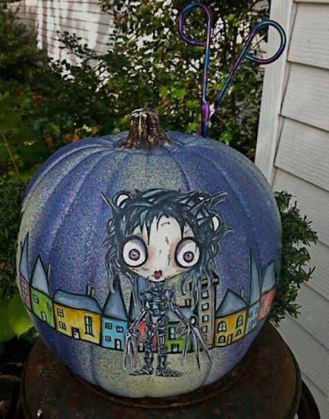 Edward pumpkin Edward Scissorhands Party, Edward Scissorhands Pumpkin, Pumpkin Song, Harvest Crafts, Hand Painted Pumpkin, Creative Pumpkins, Edward Scissorhands, Pumpkin Party, Pumpkin Art