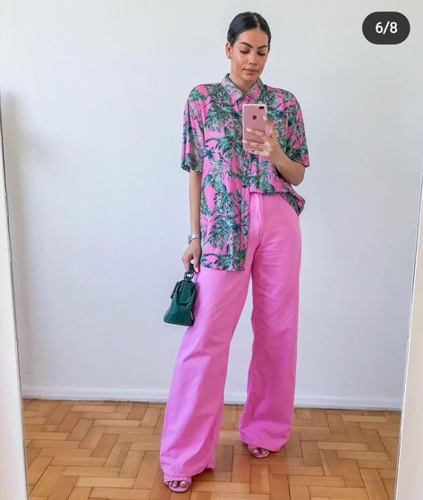 Pattern Blocking Outfits, Bright Pink Pants Outfit, Sunset Party Outfit, Pink Work Outfit, Looks Adidas, Look Rose, Color Combos Outfit, Color Blocking Outfits, Pink Trousers