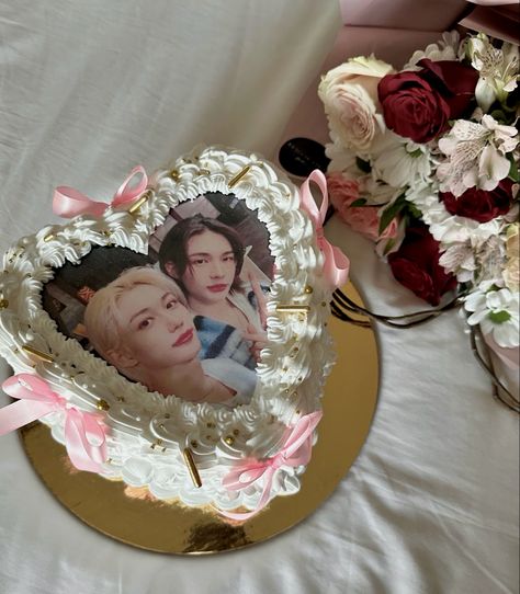 #straykids #hyunjin #felix #skz #aesthetic #kpop #birthday #cake Kpop Cake Design, Stray Kids Cake Birthday, Felix Birthday Cake, Skz Cake Ideas, Felix Skz Aesthetic, Stray Kids Birthday Cake, Felix Cake, Kpop Birthday Cake, Skz Cake