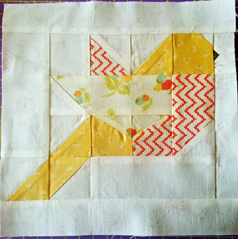 Bird Quilt Blocks Free Pattern, Free Crochet Plushie Patterns, Sparrows Quilt, Crochet Plushie Patterns, Butterfly Step By Step, Friendship Quilt, Bird Quilts, Quilt Motifs, Free Paper Piecing Patterns