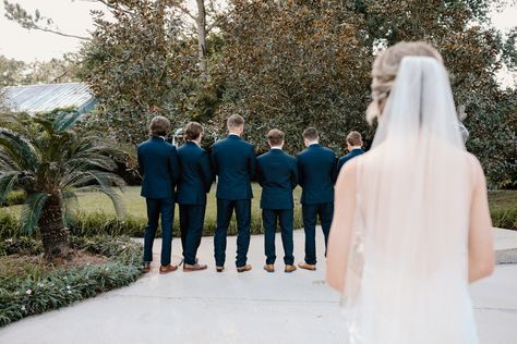 First Look Bride And Groomsmen, Groomsman First Look At Bride, Bride Groomsmen Pictures, Bride First Look With Groomsmen, Groomsmen First Look With Bride, Bride And Groomsmen Pictures, Bride With Groomsmen Pictures, First Look With Groomsmen, Groomsmen First Look