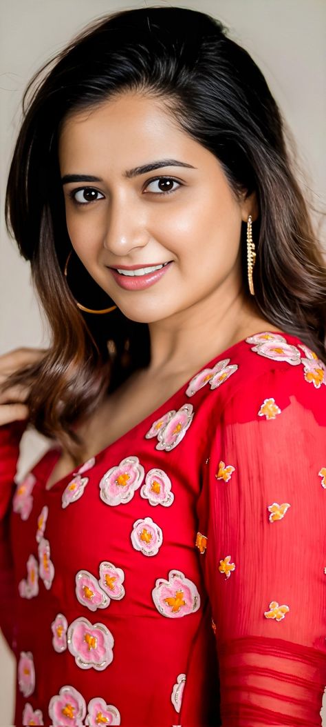 Aashika Ranganath, Venkat Prabhu, Ashika Ranganath, Hd Pic, Beautiful Angels, Desi Models, Beautiful Photoshoot, Beautiful Lady, Beautiful Smile Women