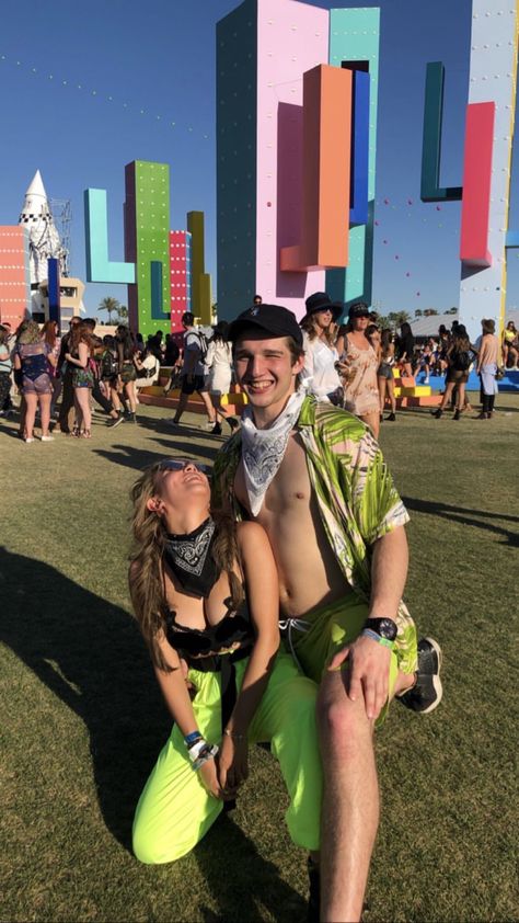 Edc Rave Outfits Couples, Couples Rave Outfits, Couple Rave Outfits, Rave Couple Outfits, Rave Couple, Leeds Fest, Adelaine Morin, Rave Outfits Edc, Couples Outfits