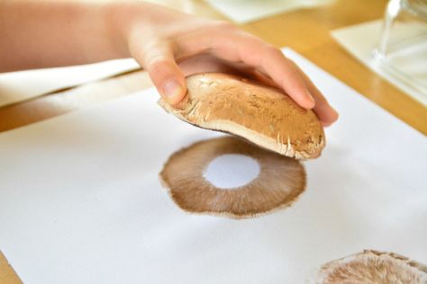 Mushroom Lesson Plan, Mushroom Spore Print Art, Mushrooms Activities For Kids, Mushroom Activities, Mushroom Activity, Mushroom Printing, Growing Mushrooms Indoors, Spore Prints, Spore Print