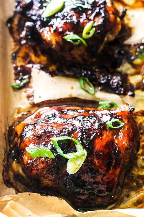 baked black garlic chicken thighs Black Garlic Marinade, Black Garlic Shrimp, Black Garlic Dishes, Black Garlic Chicken Marinade, Sprouts Black Garlic Marinade, Black Garlic Chicken Recipes, Black Garlic Sauce Recipes, Black Garlic Sauce, Recipes Using Black Garlic