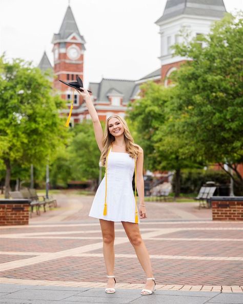 Last #SeniorSunday for all the spring semester Auburn grads!!! War Eagle!! Auburn Graduation Pictures, Auburn Graduation, University Graduation Pictures, University Graduation, Spring Semester, Grad Pics, Auburn University, Grad Photos, Graduation Pictures