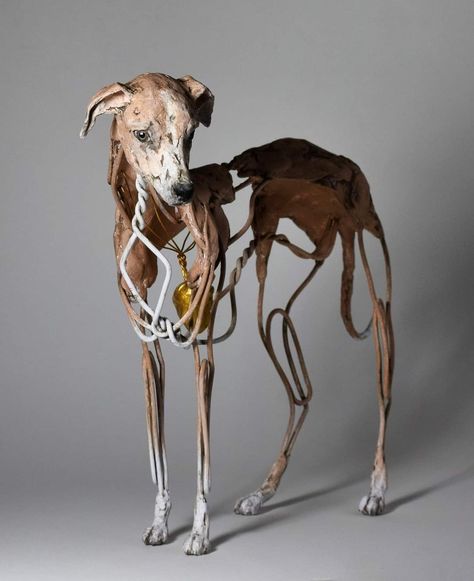 Sculpture Art Clay, Dog Sculpture, Arte Obscura, Art Clay, Wire Sculpture, Sculpture Clay, Animal Sculptures, Wire Art, Whippet