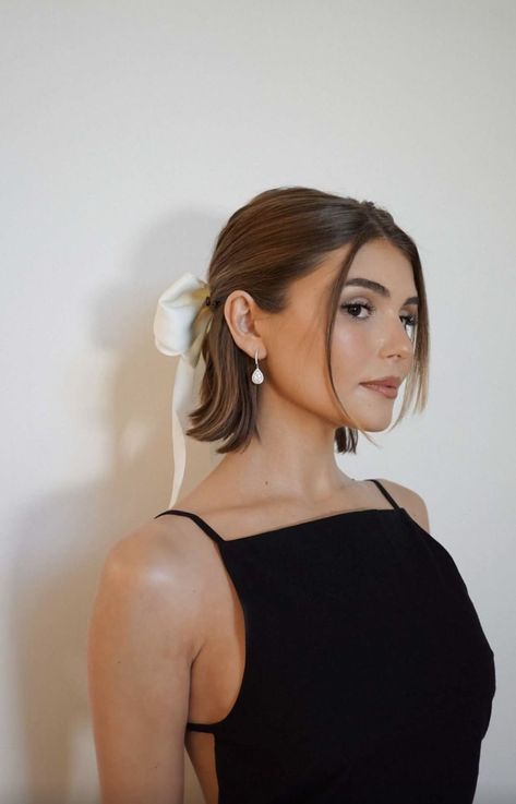 Olivia Jade, Short Hair Inspo, Bow Hairstyle, Hair Inspiration Short, Hairdos For Short Hair, Short Wedding Hair, Penteado Cabelo Curto, Cut My Hair, Hair Envy