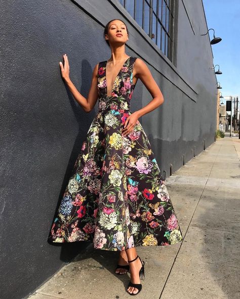 15.6k Likes, 123 Comments - Monique Lhuillier (@moniquelhuillier) on Instagram: “Good Morning 🌹🖤🦋#moniquelhuillier” Dior Tea Length Dress, Tea Length Dresses, Monique Lhuillier, Tea Length, Tea Dress, Floral Flowers, Moda Fashion, High Low Dress, Fashion Blog