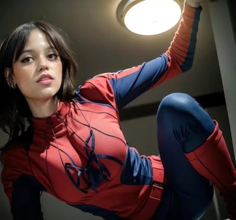 Female Spiderman, Spider Woman Costumes, Jenna And Emma, Jenna Ortega Emma Myers, Jena Ortega, Violet Parr, Spiderman Suits, Spiderman Costume, Emma Myers