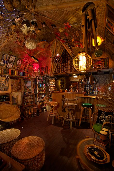 Bar Room Design, Tikki Bar, Tiki House, Wedding Bars, Outdoor Tiki Bar, Home Bar Rooms, Tiki Bar Decor, Tiki Decor, Tiki Lounge