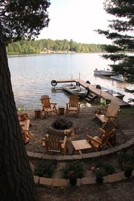 Lake Backyard, Lake Landscaping, Plan Chalet, Lake Ideas, Lake Fun, Lake Dock, Lakeside Living, Garden Stairs, Haus Am See