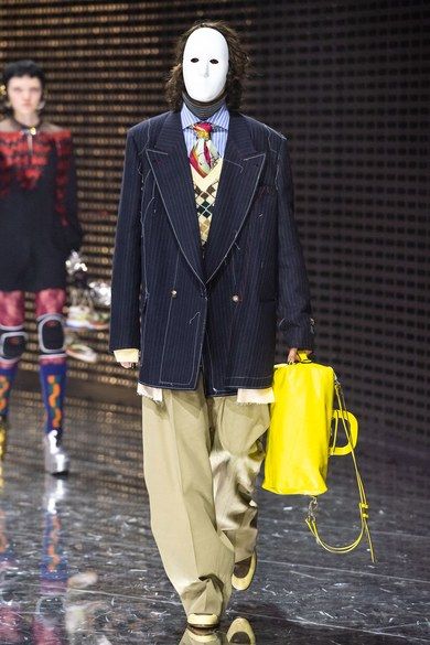 Gucci Fall 2019 Ready-to-Wear collection, runway looks, beauty, models, and reviews. Gucci Fall 2014, Oversized Clothes, Gucci Spring, Copenhagen Fashion Week, Gucci Fashion, Milan Fashion Weeks, Alessandro Michele, Gucci Men, Fashion Show Collection