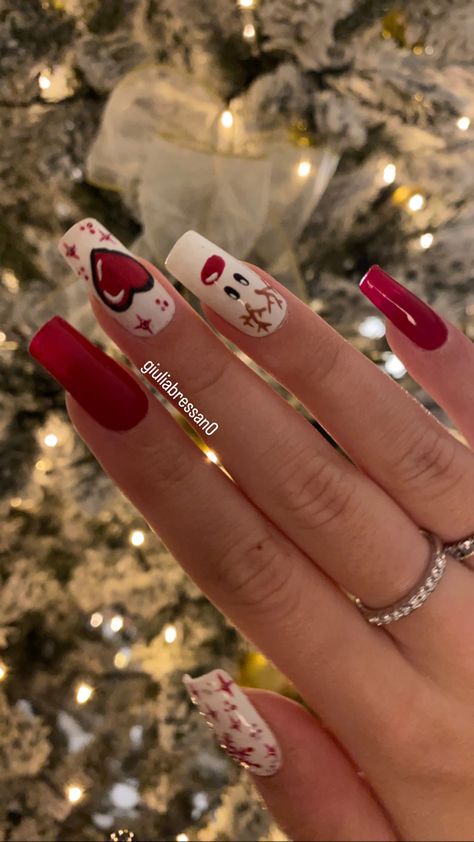 Nail Art Natale, Christmas Red Nails, Nailart Red, Reindeer Decoration, Red Christmas Nails, Snowflake Nails, Acrylic Nails Coffin Short, Acrylic Nails Coffin, Xmas Nails