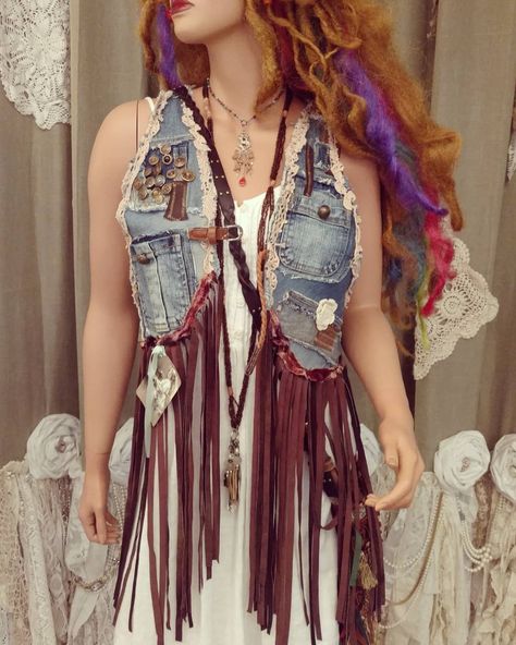 tmyers handmade on Instagram: “Oooh perfect for festivals or all year round! eBay link is in my bio.💗✂️💗 #tmyers #denimvest #fringevest #fringe #leather #biker…” Altered Sweaters, Tmyers Handmade, Denim 2023, Shirt Makeover, Creative Clothing, Tshirt Makeover, Denim Art, Denim Inspiration, Country Girls Outfits