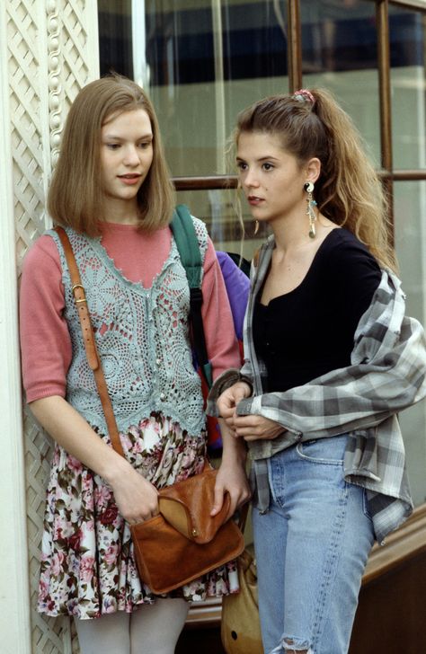 34 Things That Will Make '90s Girls Feel Old 90s Teen Fashion, 1990 Style, Styl Grunge, Moda Grunge, Fashion Guys, 90s Teen, 90s Costume, 90s Fashion Women, 90s Girl